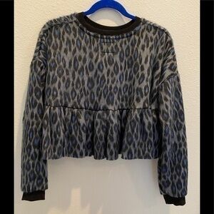 URBAN OUTFITTERS M Cropped Cheetah Print Faux Fur Oversized Sweatshirt